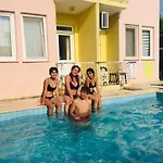 Sato Ξενοδοχείο με διαμερίσματα 3*