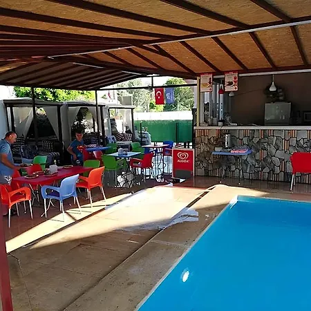Ξενοδοχείο με διαμερίσματα Sato Φετιγιέ