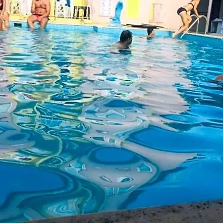 Ξενοδοχείο με διαμερίσματα Sato Φετιγιέ